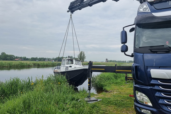 vantil-transport-autolaadkraan-diensten-boten-watersportvoertuigen-noordholland-purmerend vantil transport autolaadkraan diensten boten watersportvoertuigen noordholland purmerend