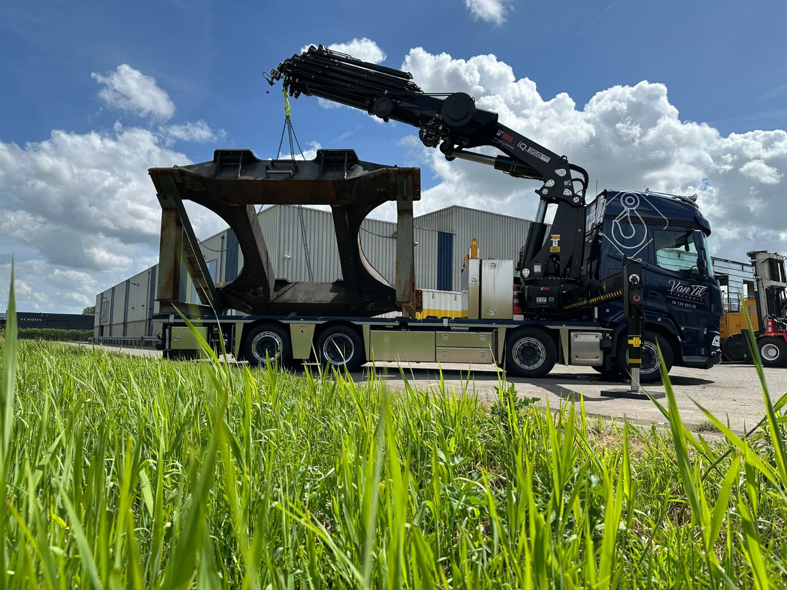 zware-machines-autokraan-vantil-transport-purmerend-noord-holland zware machines autokraan vantil transport purmerend noord holland